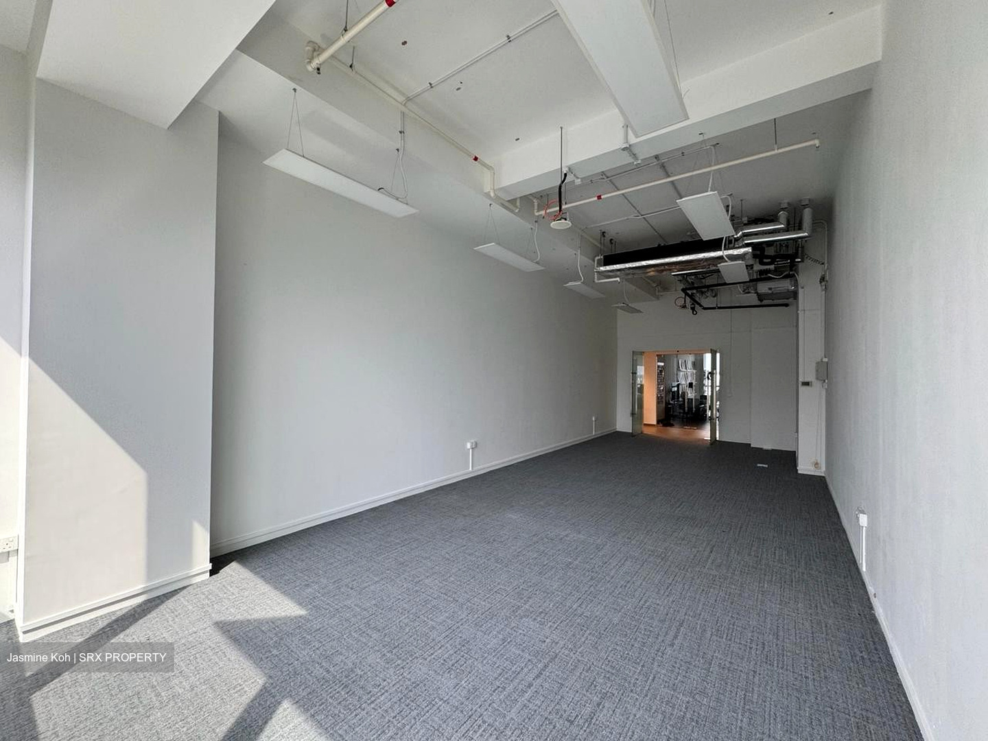 Woods Square (D25), Office #606407751
